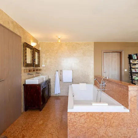 Evelina Eselboeck 오파티아